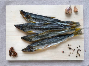 Фрайчизы классические сырные (100 гр.): Корюшка вяленая без икры