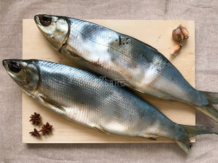 Фрайчизы классические сырные (100 гр.): Сиг вяленый