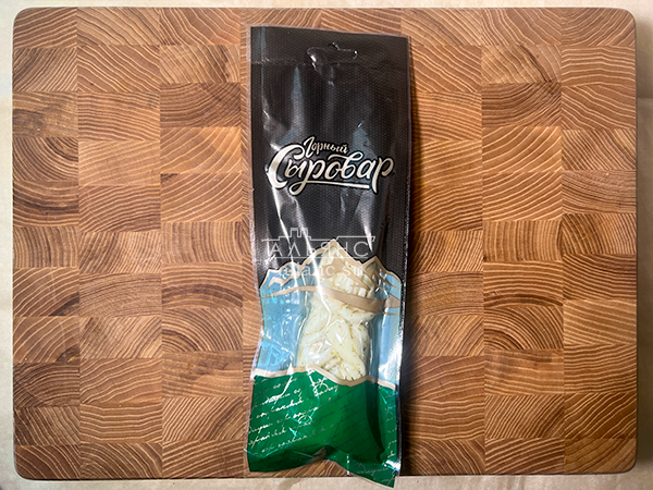 Сыр 100 гр ГОРНЫЙ СЫРОВАР (Косичка с укропом и чесноком) в Подольске