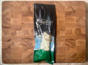 Сыр 100 гр ГОРНЫЙ СЫРОВАР (Косичка копчёная): Сыр 100 гр ГОРНЫЙ СЫРОВАР (Косичка с укропом и чесноком)