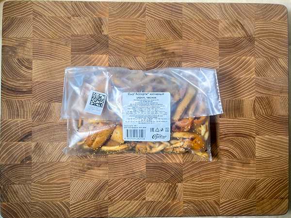 Сыр 150 гр ГОРНЫЙ СЫРОВАР (Ассорти копчёный с укропом и чесноком) в Подольске